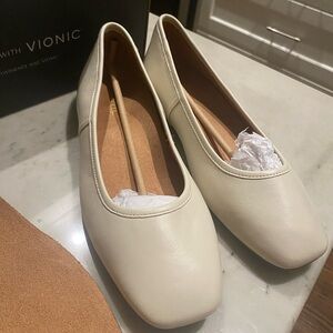 Vionic flats